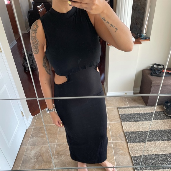 Maxi dress with sexy side cutout - Picture 1 of 3